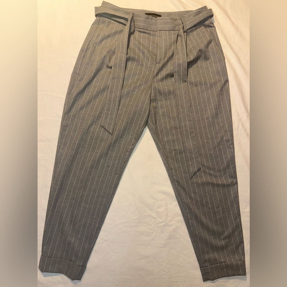 Banana Republic Women's Grey With White Stripe Tie Waist Cropped Pant Size 6